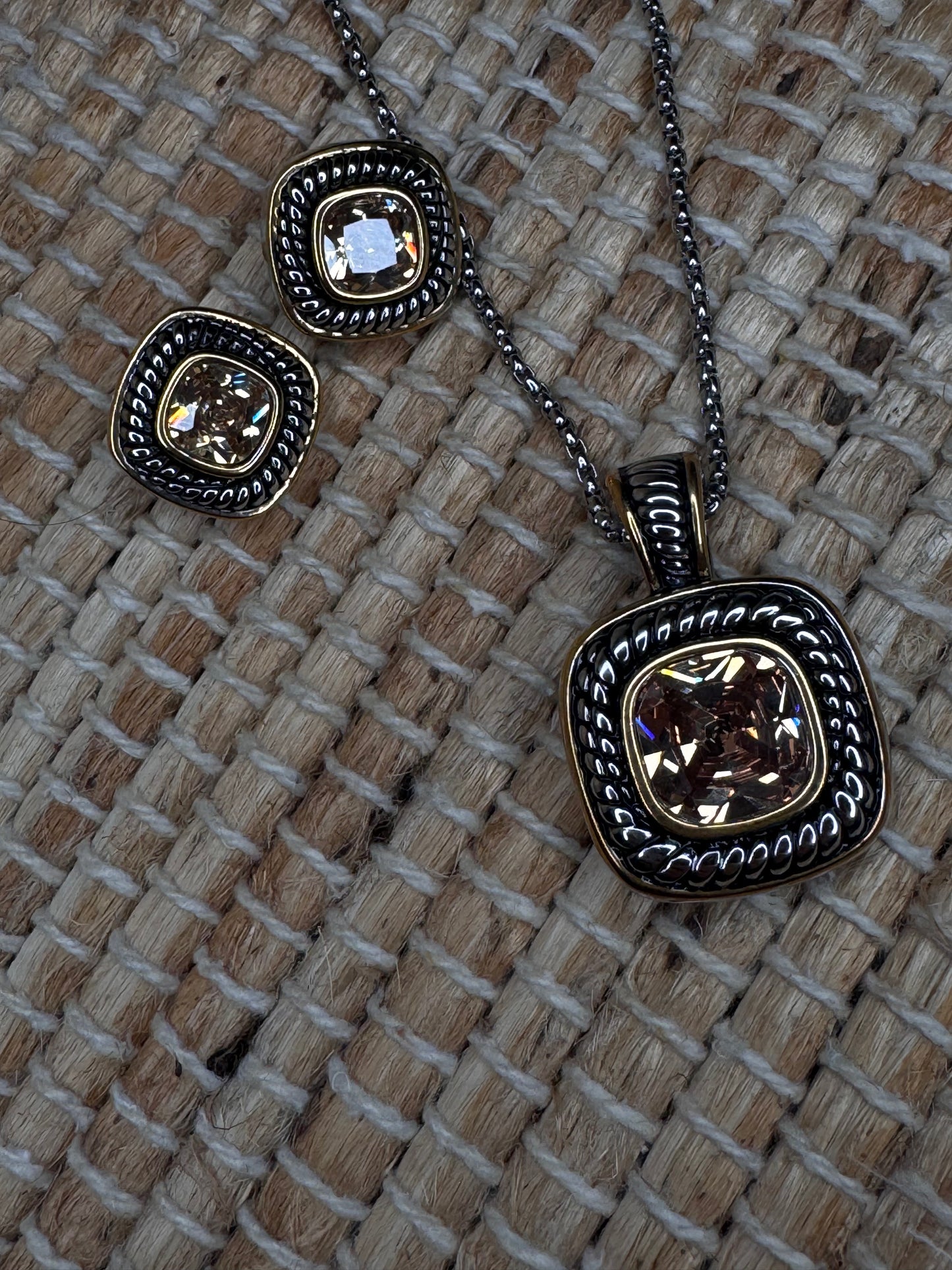 David’s Stud Earrings (bronze)