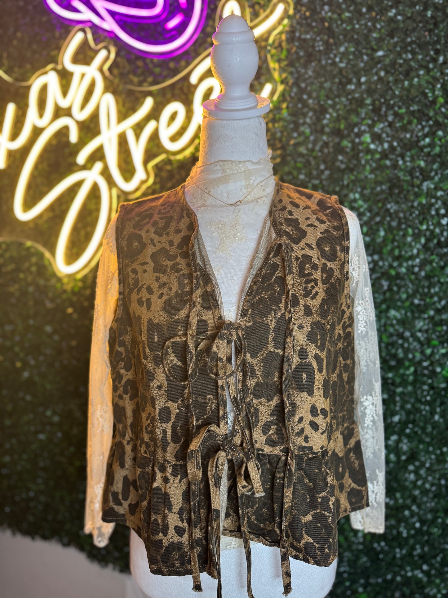 Ellas Leopard Denim Bow-tie Top With Peplum Hem